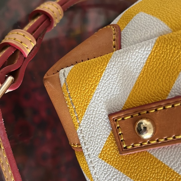 Dooney & Bourke Chevron Satchel Bag Handbag Purse - Picture 7 of 8